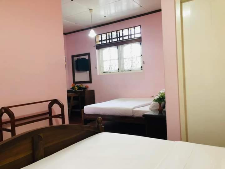 Mount Mary Inn Nuwara Eliya Rum bild