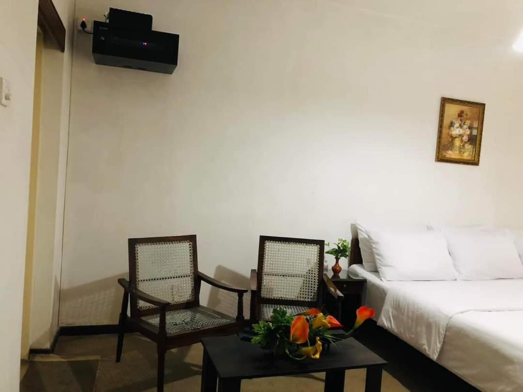Mount Mary Inn Nuwara Eliya Rum bild